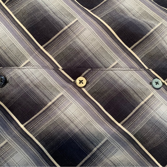 Ben Sherman Large Mens Button Down shirt with multicolored buttons - Picture 6 of 10